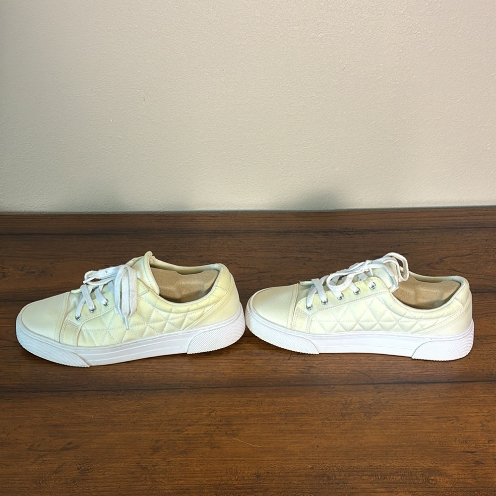NINE WEST Women 10M Butter Yellow Off White Hola Diamond Quilted Sneaker Classic - Picture 7 of 12